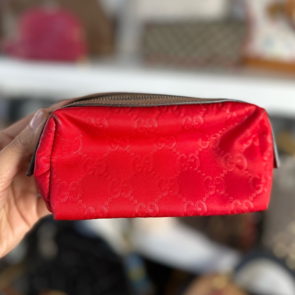 GUCCI RED POUCH